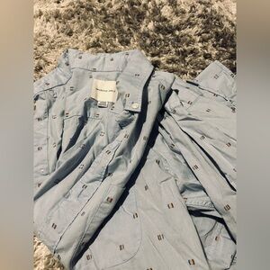 american eagle dress shirt 
long sleeve
size S
light blue